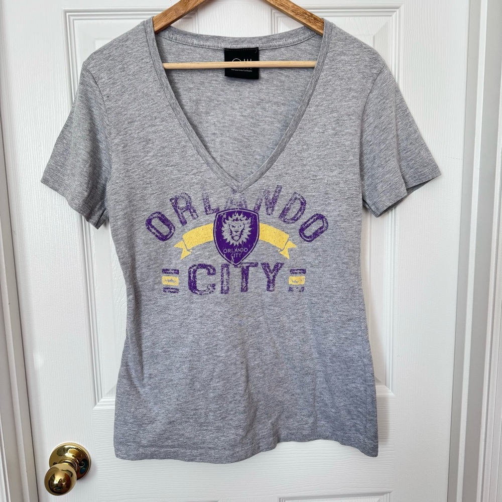 MLS Orlando City Gray V-Neck T-Shirt Sz XL